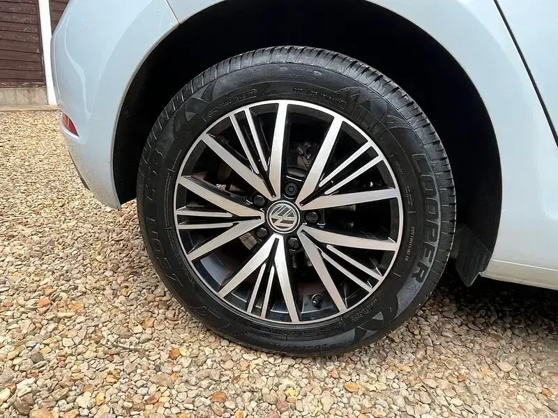 Used VW Golf VII SE 110 HP (80 kW) 2017 Silver Hatchback