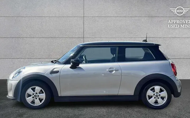 Used Mini Cooper Classic 136 HP (100 kW) 2022 Silver Hatchback