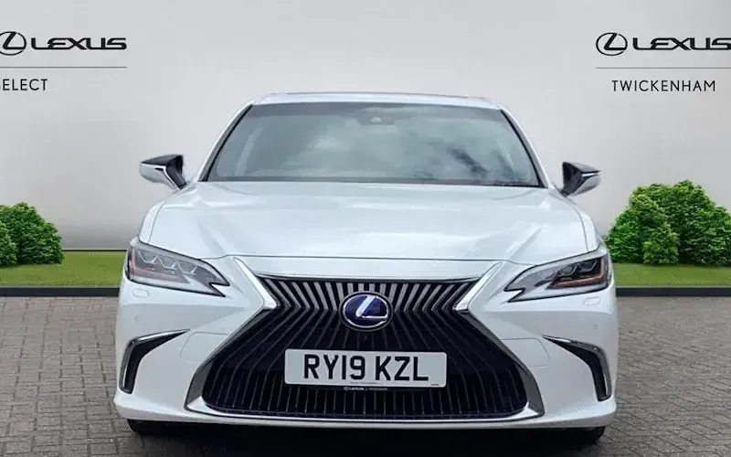 Begagnad Lexus ES300H 218 HK (160 kW) 2021 Sedan
