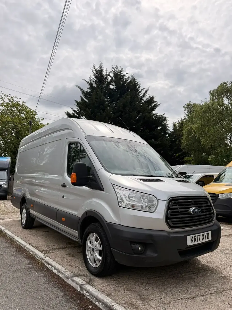 Begagnad Ford Transit 170 HK (125 kW) 2017 Silver Van