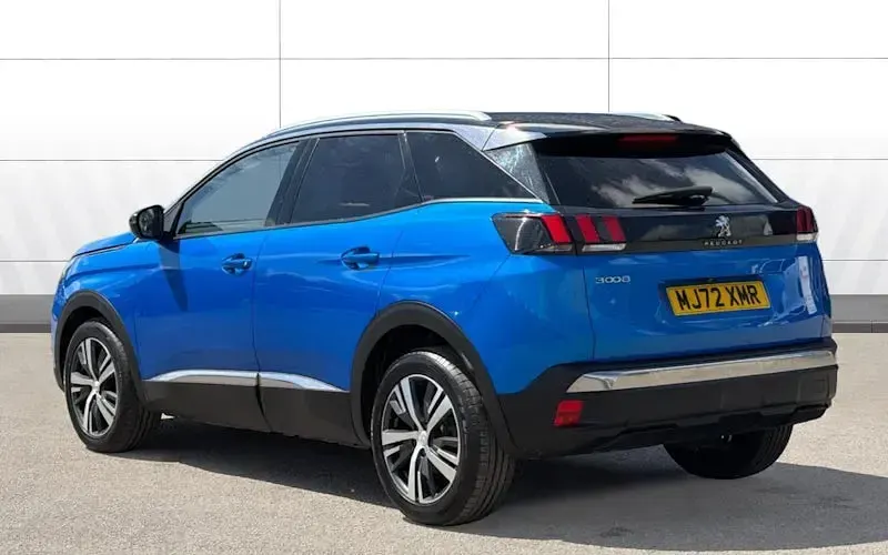 Used Peugeot 3008 Allure+ 131 HP (96 kW) 2022 Blue SUV