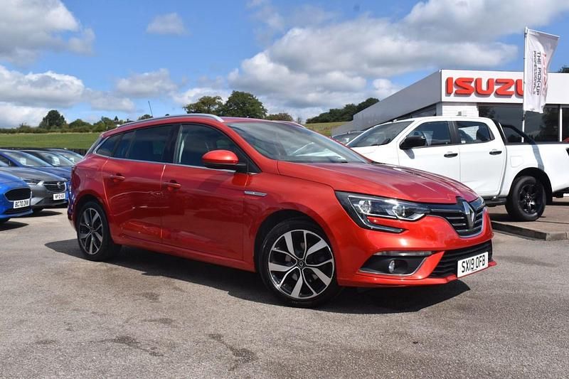 Red Used 2019 Renault Mégane GrandTour Iconic Estate | £8,482 (Fair price) - Image 1/4