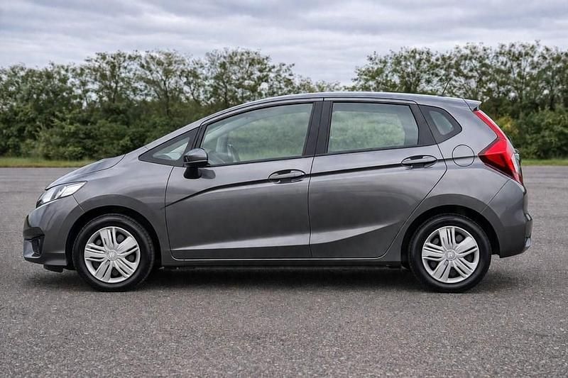 Begagnad Honda Jazz S 102 HK (75 kW) 2018 Grå Halvkombi