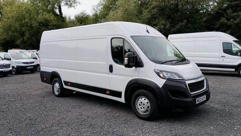 White Used 2022 Peugeot Boxer Van | £11,790 (Fair price) - Image 1/4