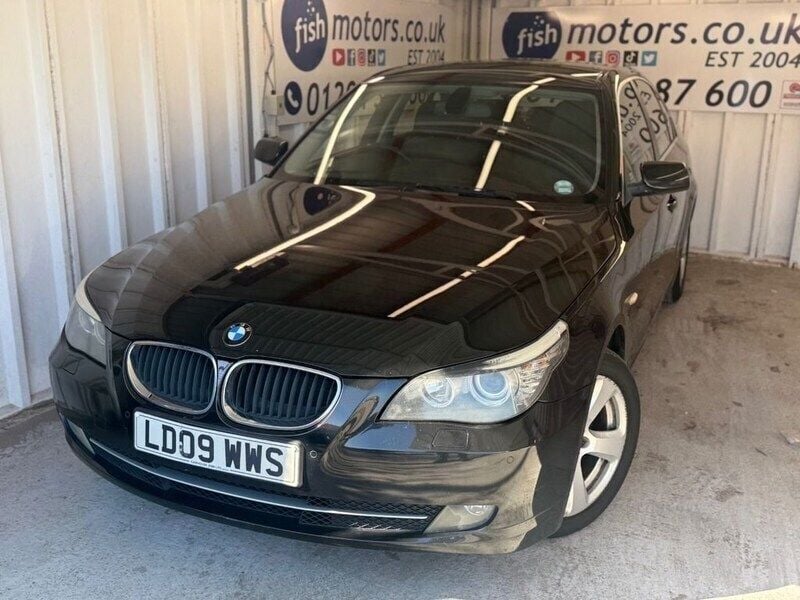 Black Used 2009 BMW 520 Exclusive Sedan | £2,290 (Good price) - Image 1/3