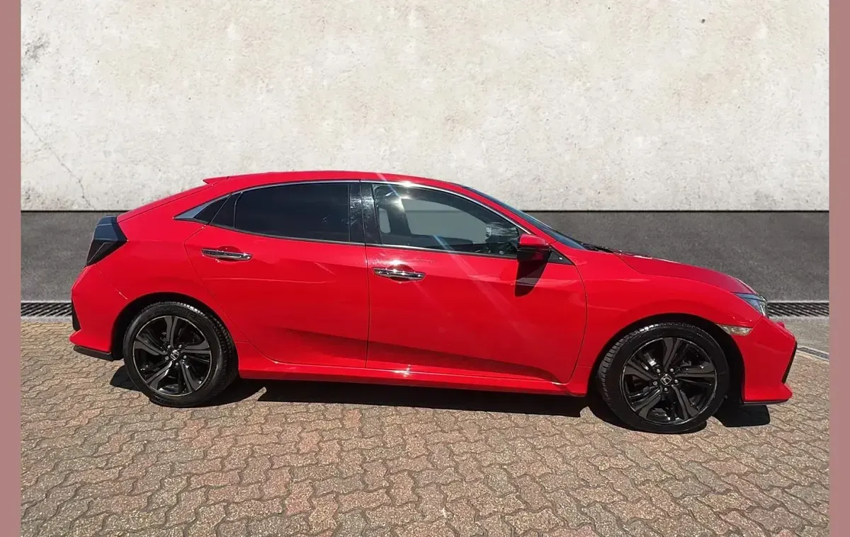 Used Honda Civic Prestige 180 HP (132 kW) 2017 Red Hatchback
