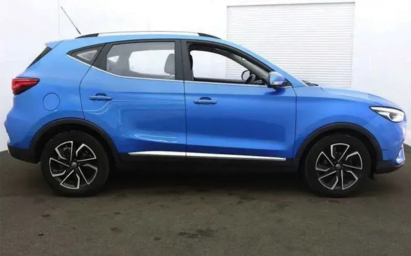 Usado MG ZS Exclusive 111 CV (81 kW) 2023 Azul SUV