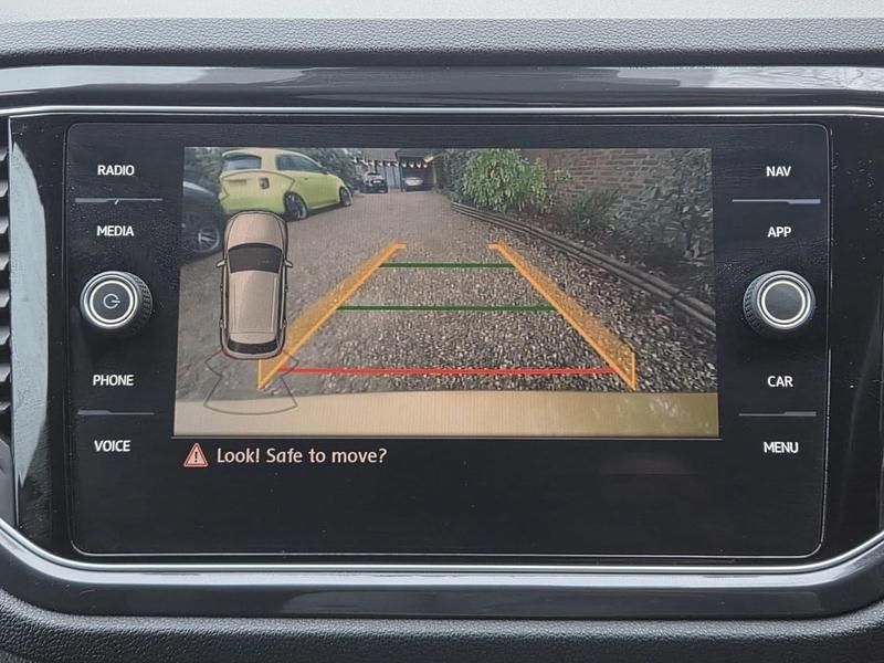 Used VW T-Roc R-line 150 HP (110 kW) 2018 Yellow SUV