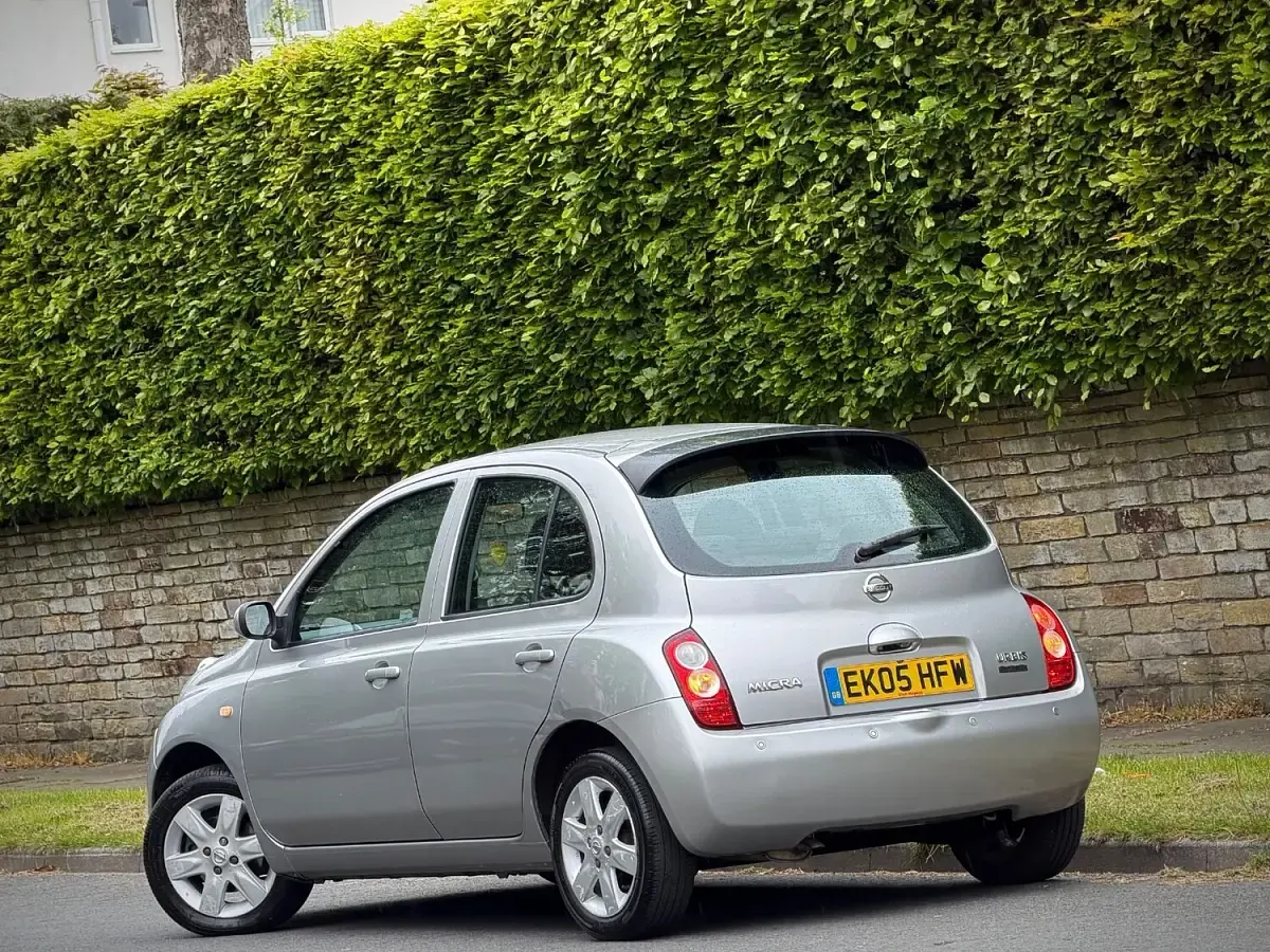 Used Nissan Micra 80 HP (58 kW) 2005 Silver Hatchback