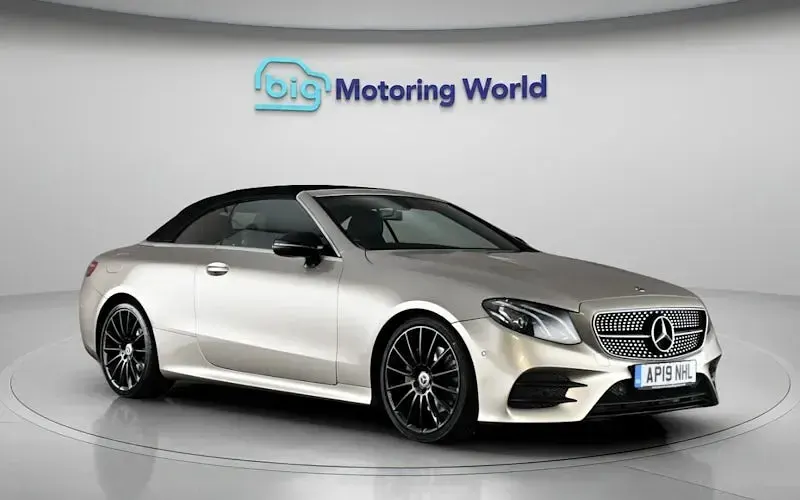 Begagnad Mercedes E220 AMG line 194 HK (142 kW) 2019 Silver Cab