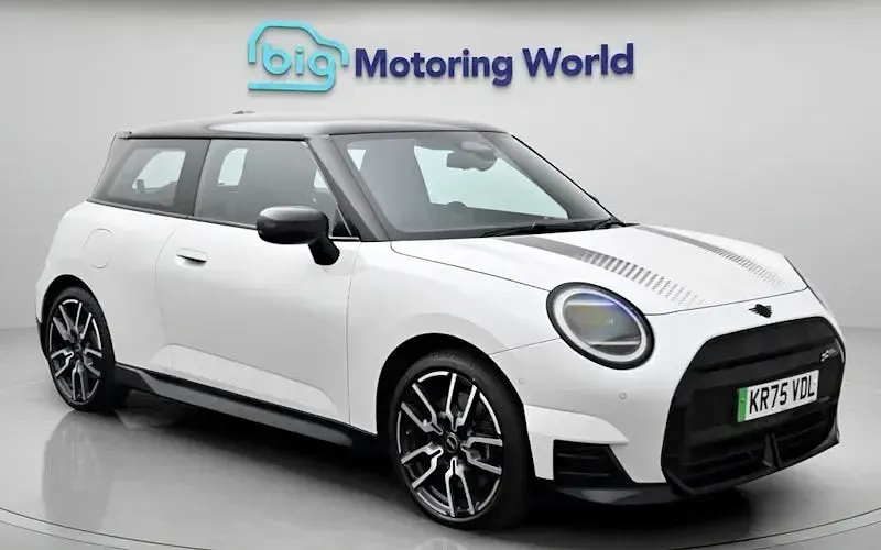 Used Mini Cooper Sport 135 kW (184 HP) 2025 Hatchback