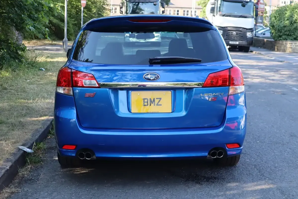 Used Subaru Legacy GT 170 HP (125 kW) 2010 Blue Estate