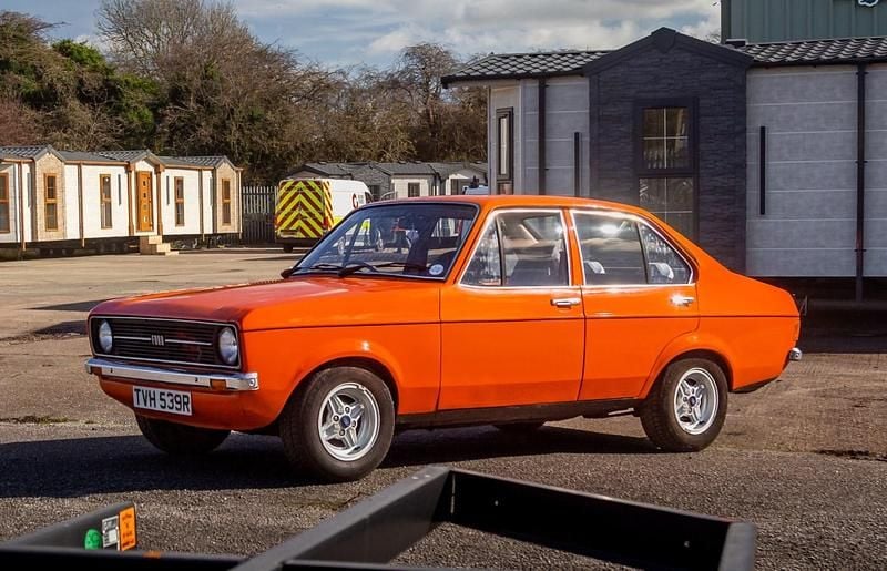 Used Ford Escort 57 HP (41 kW) 1976 Red Sedan