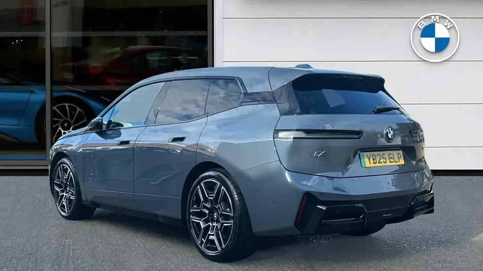 Usado BMW iX M Sport 295 kW (402 HP) 2025 Cinzento SUV