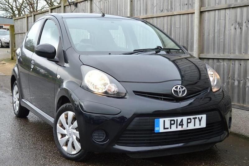 Used Toyota Aygo 68 HP (50 kW) 2014 Black Hatchback