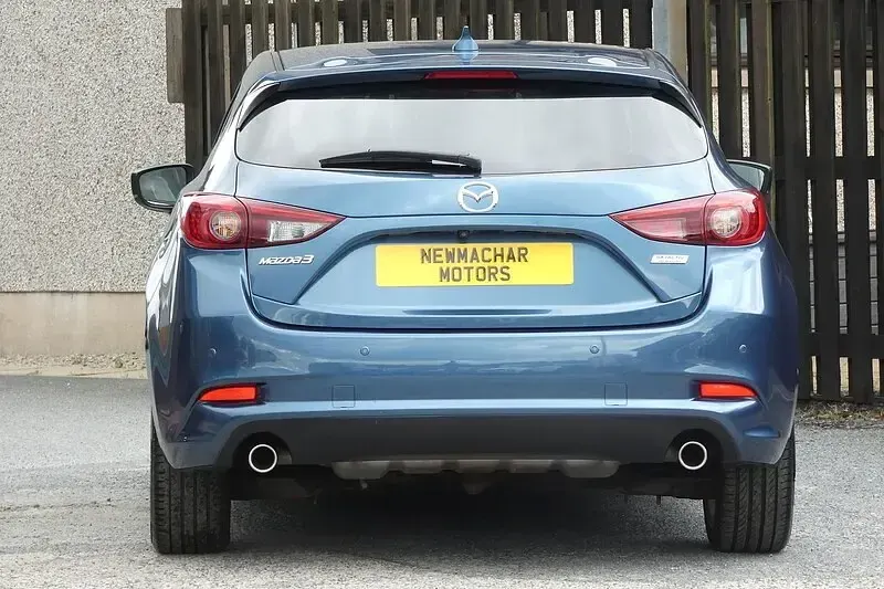 Used Mazda 3 Inclusive 120 HP (88 kW) 2018 Blue Hatchback
