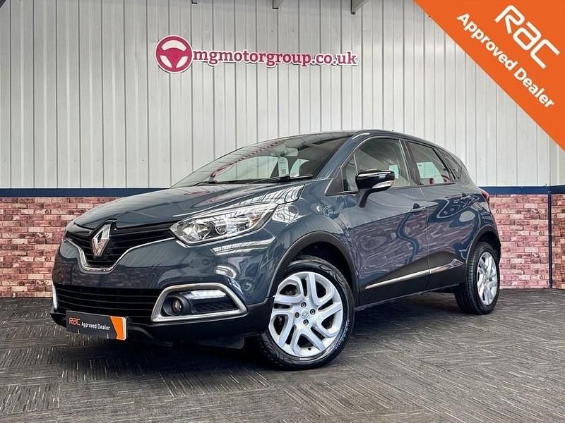 Blue Used 2016 Renault Captur Dynamique SUV | £7,995 (Fair price) - Image 1/4