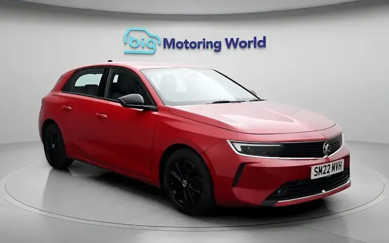 Used Vauxhall Astra Design Edition 131 HP (96 kW) 2025 Hatchback