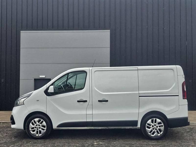 Used Renault Trafic 2019 White MPV