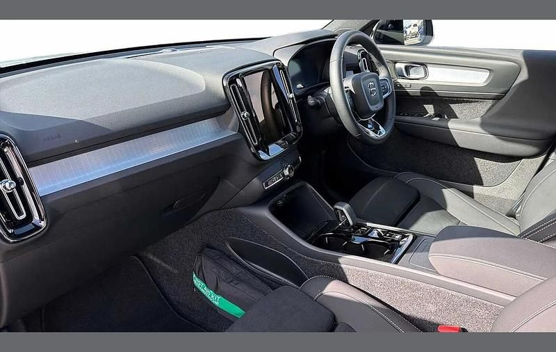 Used Volvo XC40 Ultra 161 HP (118 kW) 2025 Grey SUV