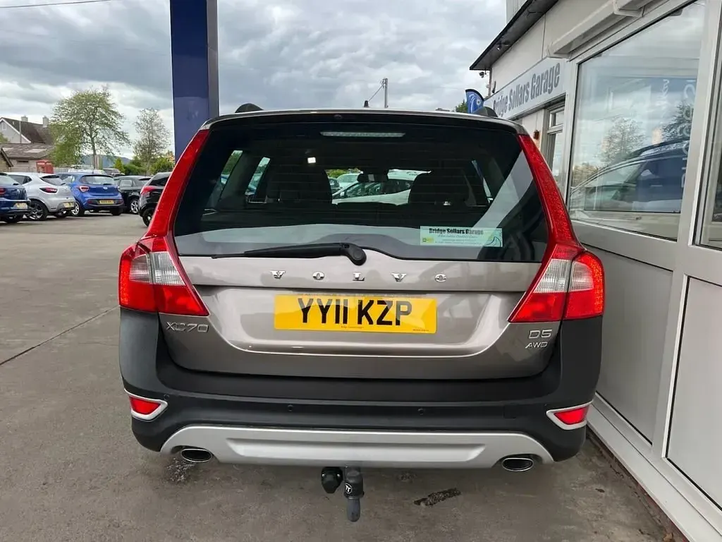 Usado Volvo XC70 215 CV (158 kW) 2011 Gris Familiar