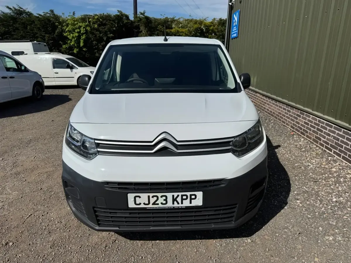 Used Citroën Berlingo 100 HP (73 kW) 2023 White MPV