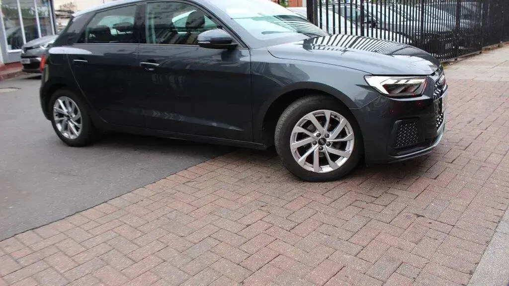 Used Audi A1 Sportback Sport 95 HP (69 kW) 2023 Grey Hatchback