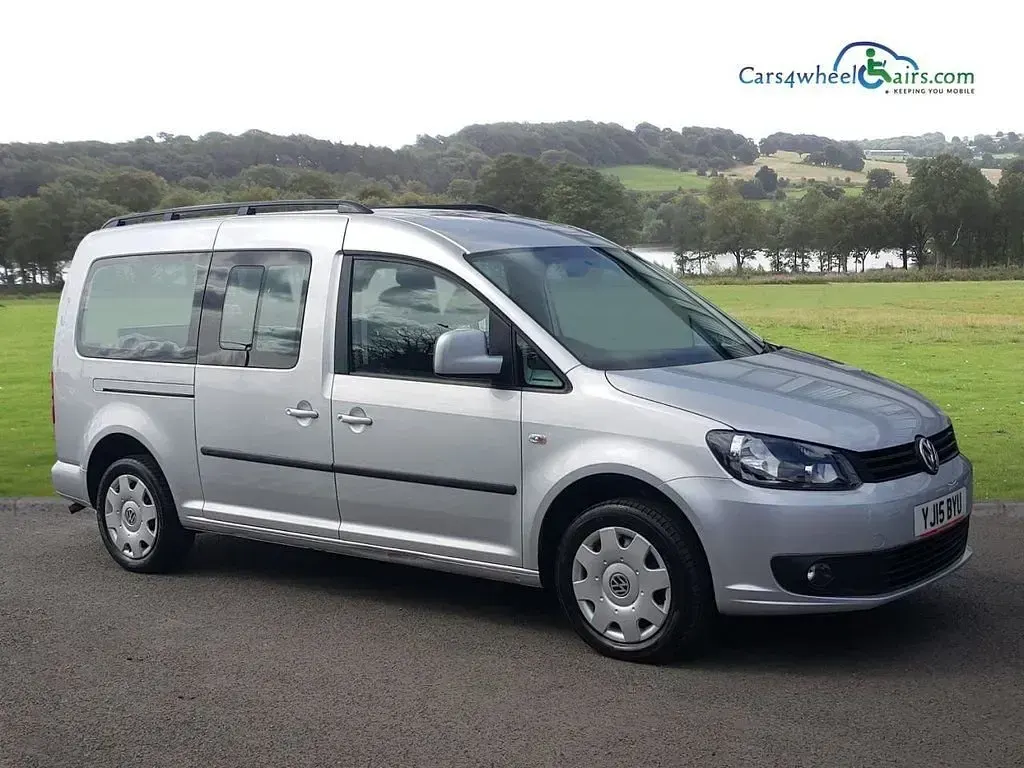 Used VW Caddy Maxi Life 102 HP (75 kW) 2015 Silver MPV