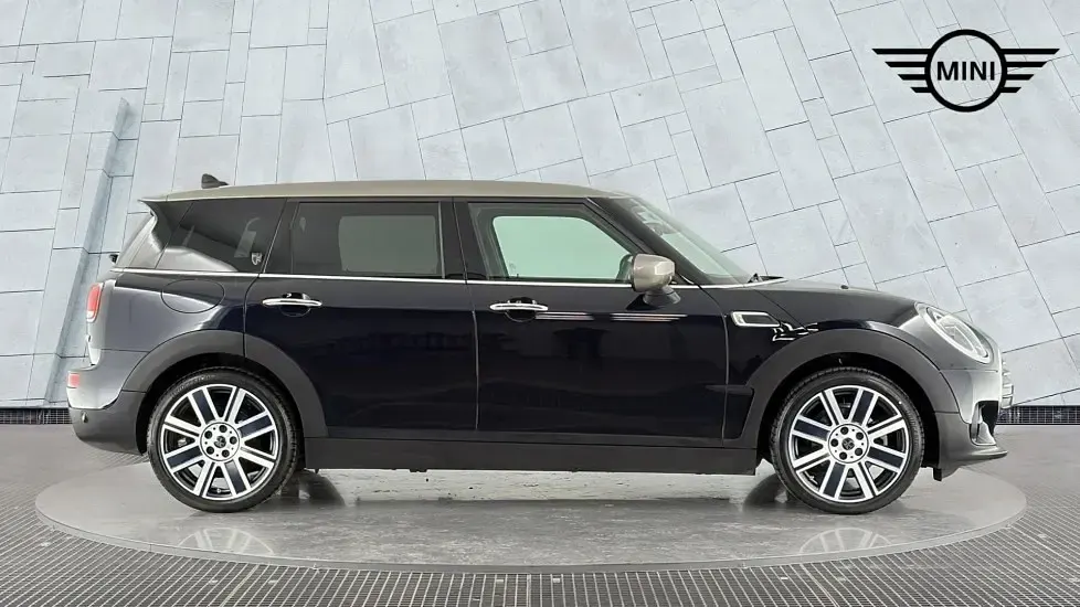 Gebraucht Mini Cooper Clubman Exclusive 134 PS (98 kW) 2022 Schwarz Kombi