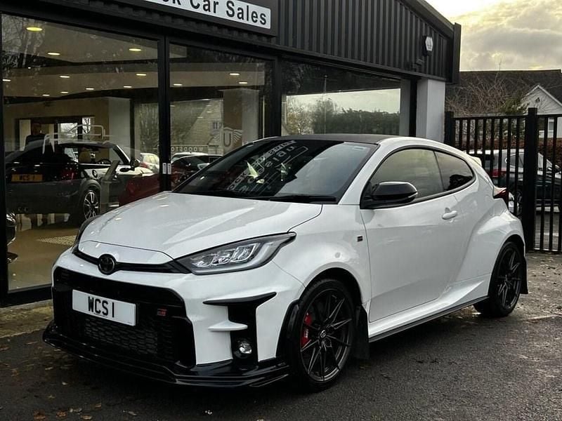 Used Toyota Yaris 261 HP (191 kW) 2022 White Hatchback