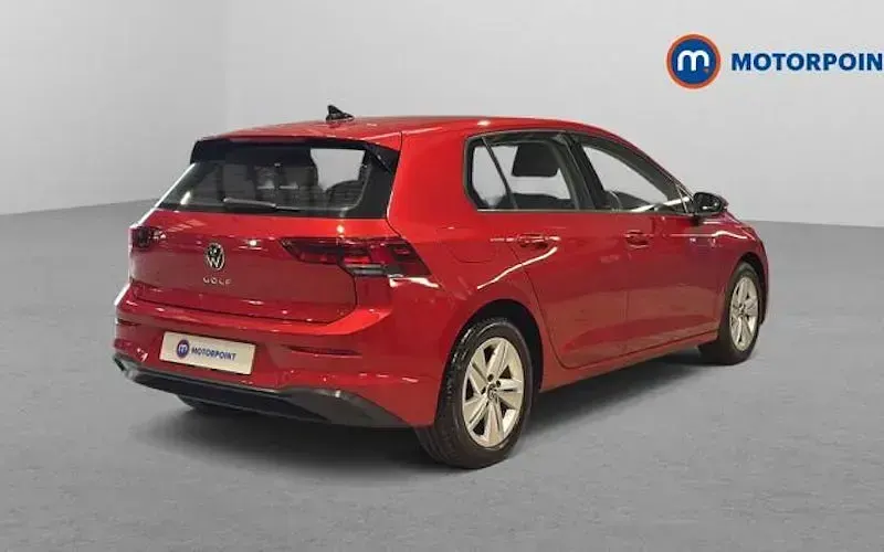 Used VW Golf VIII Life 150 HP (110 kW) 2023 Red Hatchback