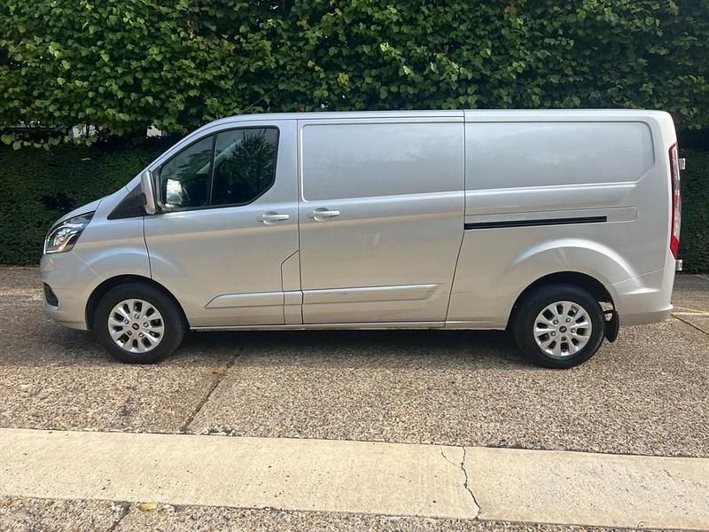 Used Ford Transit Custom Limited 128 HP (94 kW) 2021 Silver