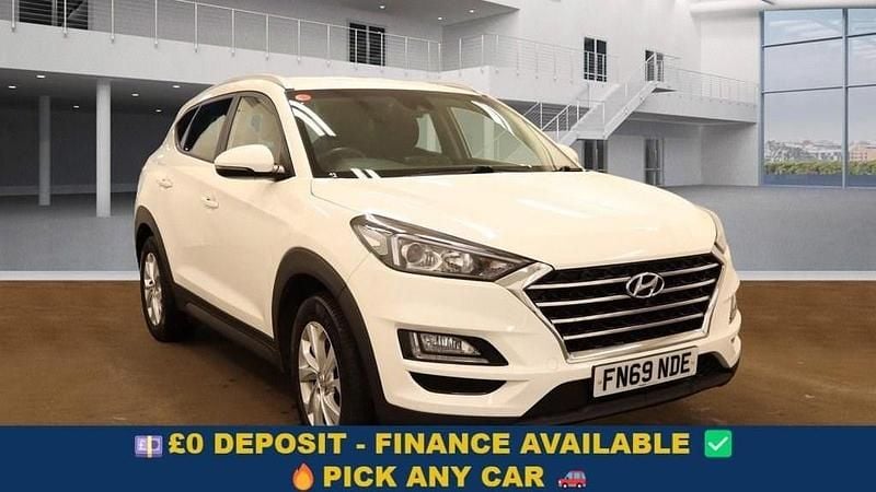 White Used 2019 Hyundai Tucson SE SUV | £12,099 (Good price) - Image 1/4