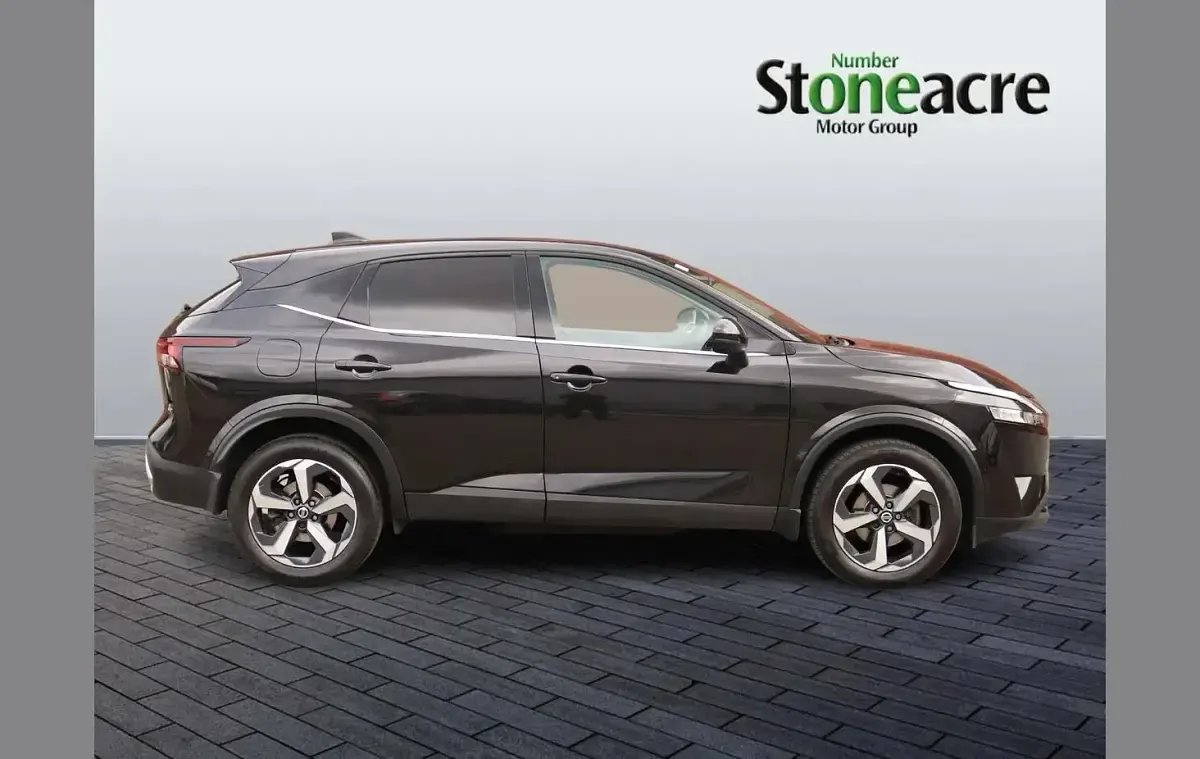 Used Nissan Qashqai N-Connecta 155 HP (114 kW) 2022 Black SUV
