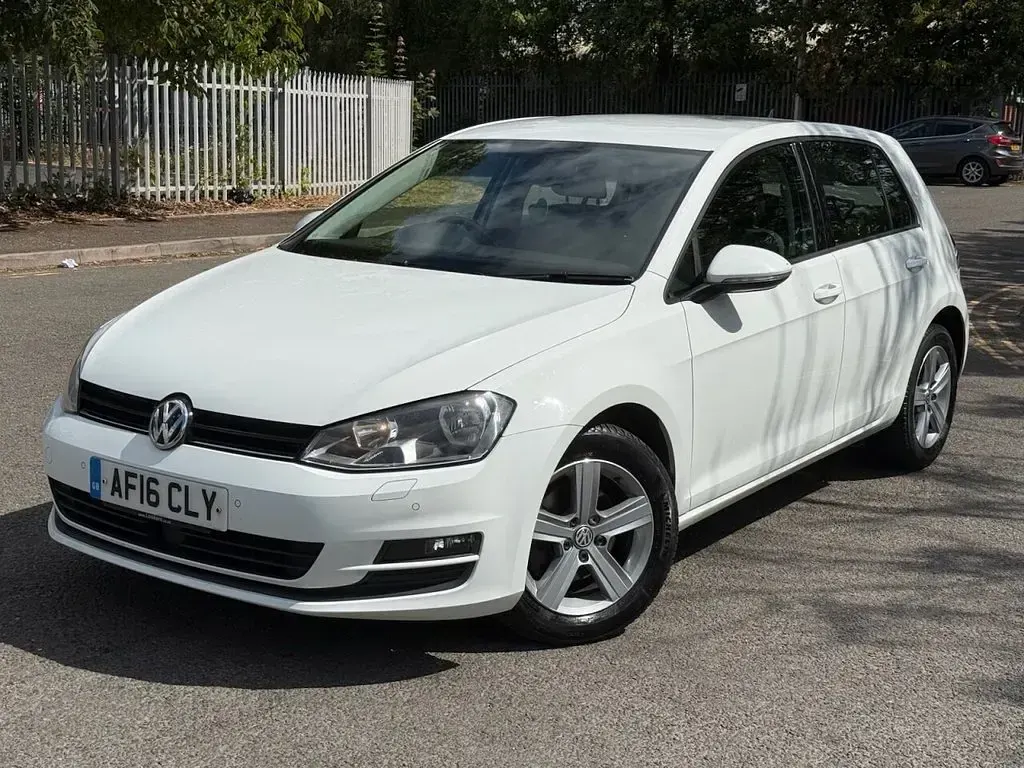 Used VW Golf VII Edition 125 HP (91 kW) 2016 White Hatchback