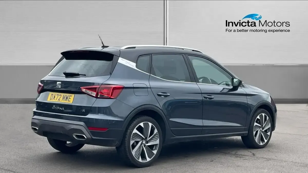 Używany Seat Arona FR 110 KM (80 kW) 2023 Szary SUV
