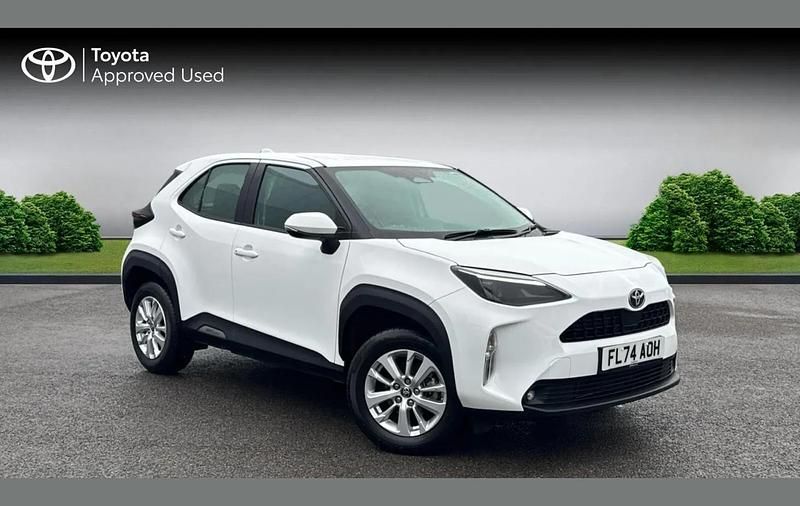 Used Toyota Yaris Cross 113 HP (83 kW) 2024 White SUV