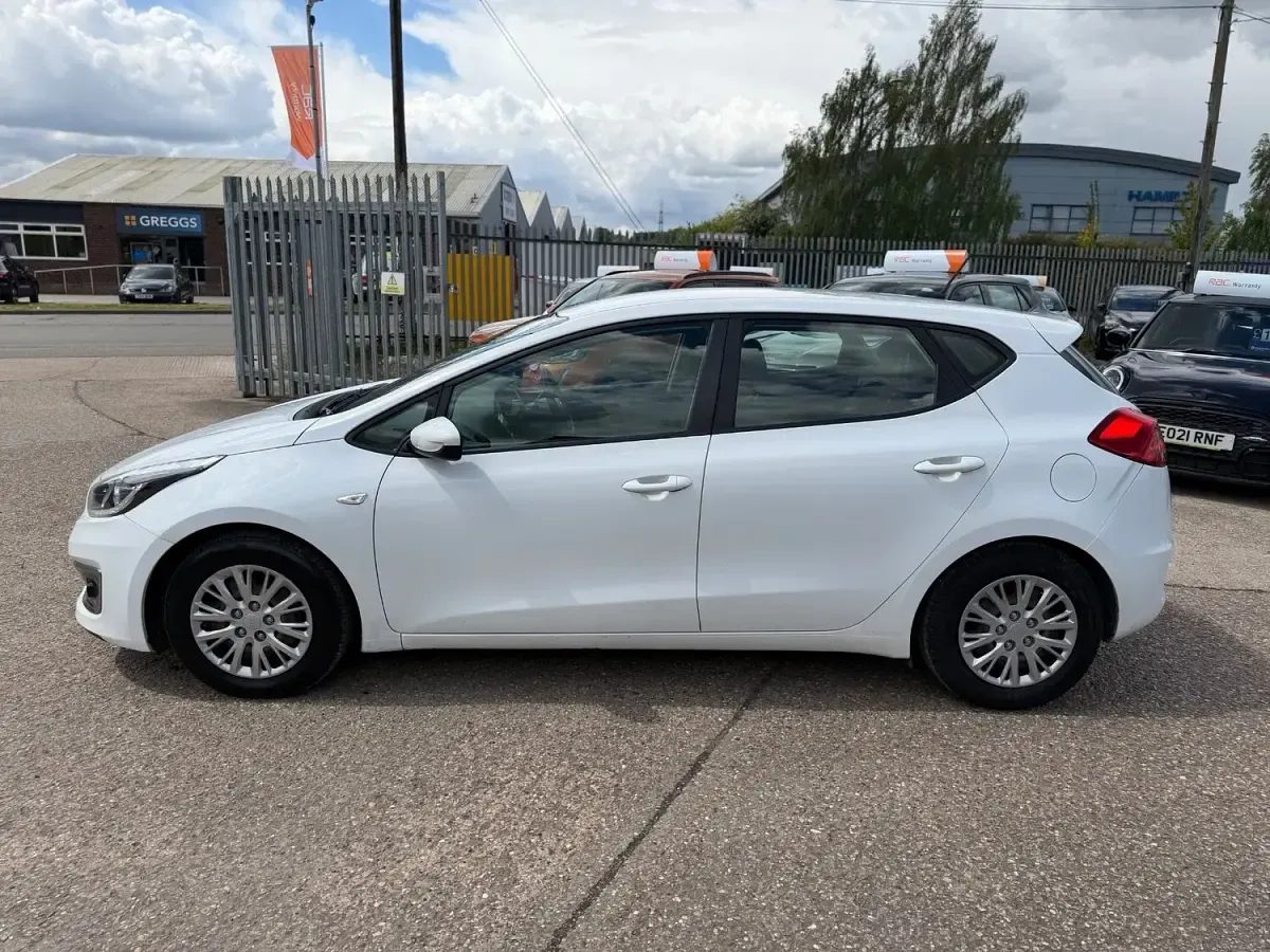 Käytetty Kia Ceed 136 HP (100 kW) 2018 Valkoinen Viistoperä