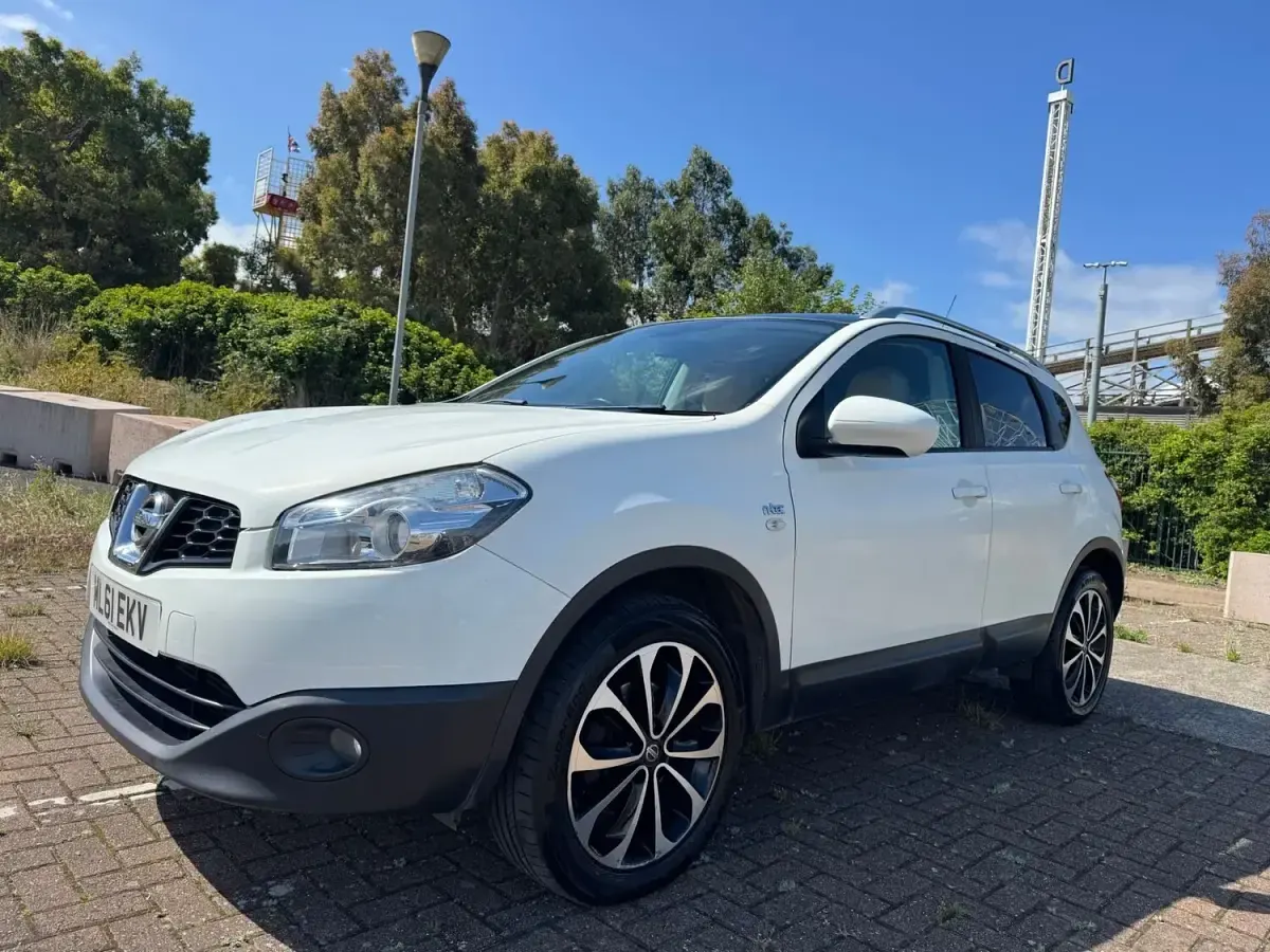 Used Nissan Qashqai N-TEC 150 HP (110 kW) 2011 White SUV