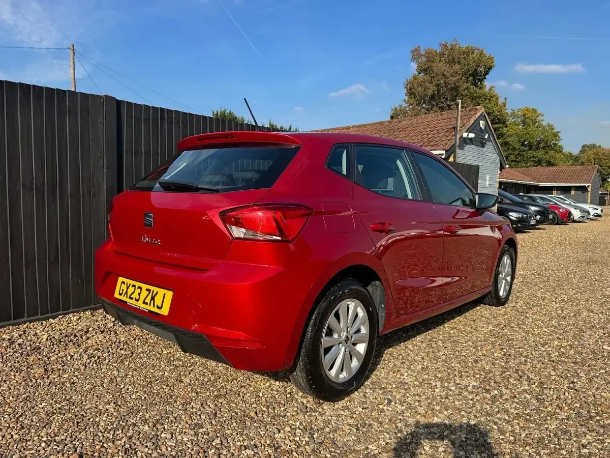 Usado Seat Ibiza SE 2023 Vermelho Citadino