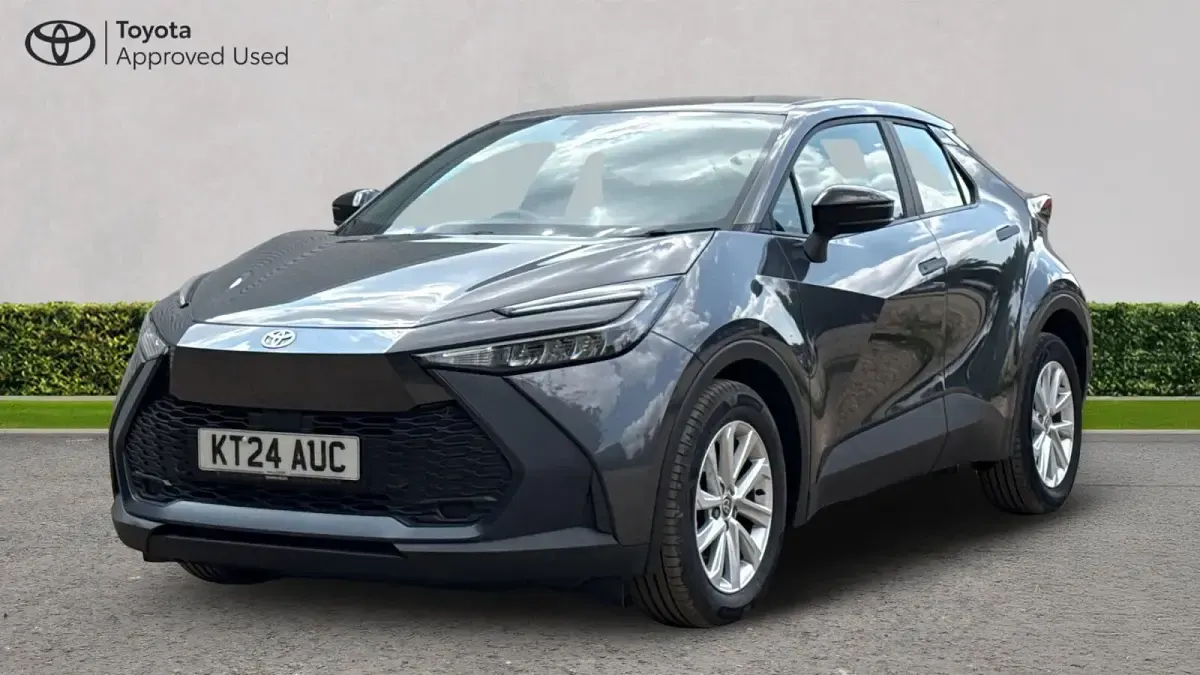 Used Toyota C-HR 140 HP (102 kW) 2024 Decuma grey SUV