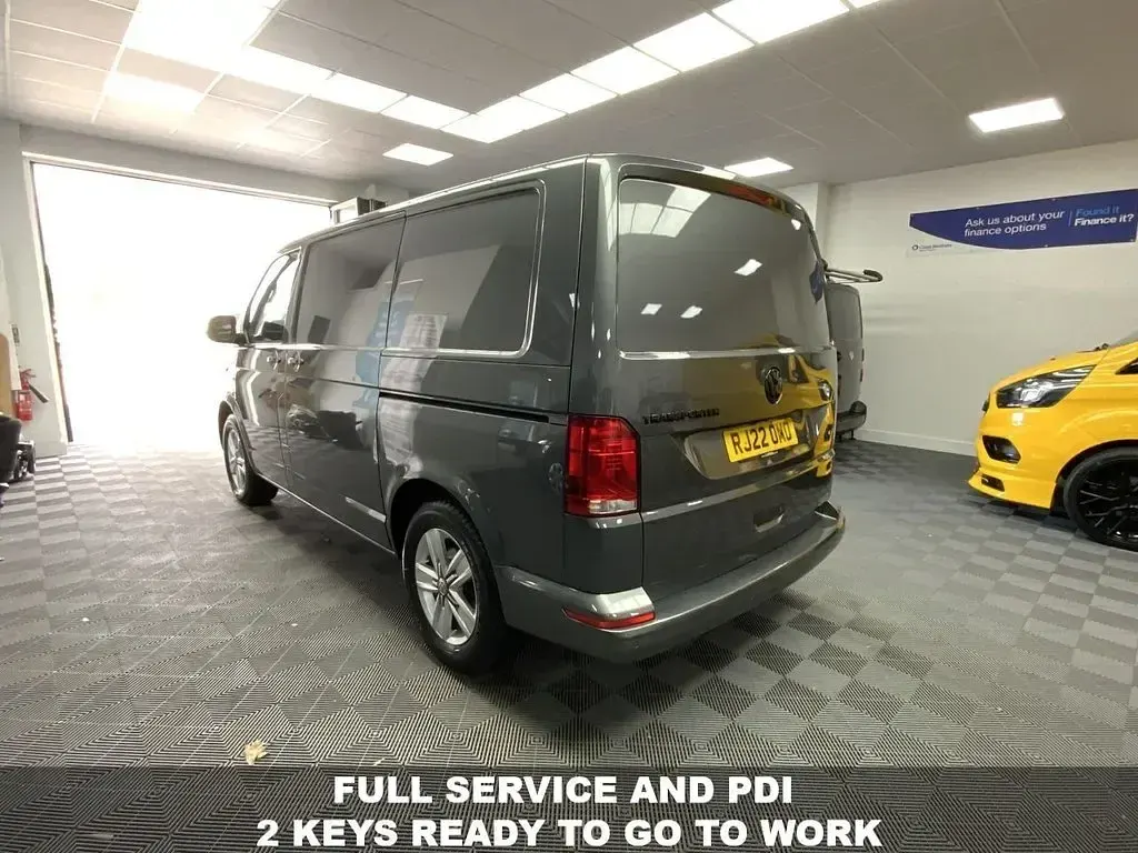 Used VW Transporter Highline 204 HP (150 kW) 2022 Grey Van