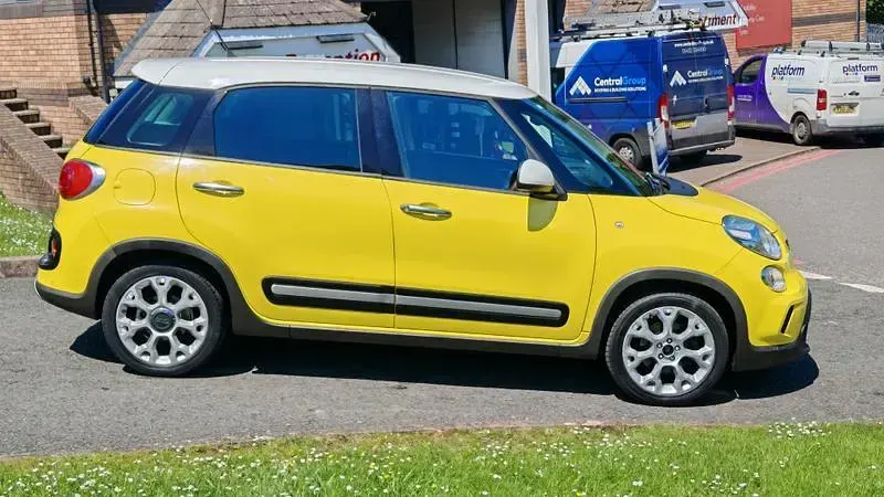 Używany Fiat 500L Trekking 105 KM (77 kW) 2014 Biały Minivan