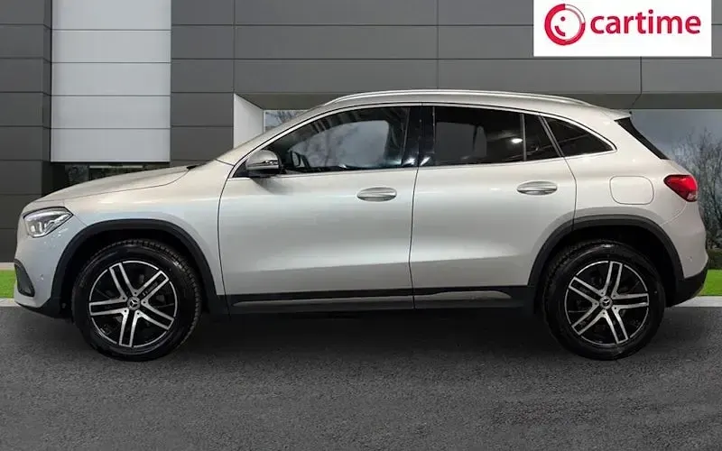 Used Mercedes GLA200 Executive 150 HP (110 kW) 2021 Silver SUV