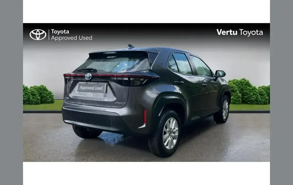 Used Toyota Yaris Cross 113 HP (83 kW) 2023 Grey SUV
