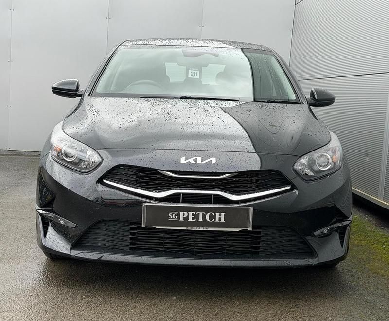 Used Kia Ceed 138 HP (101 kW) 2025 Black Hatchback