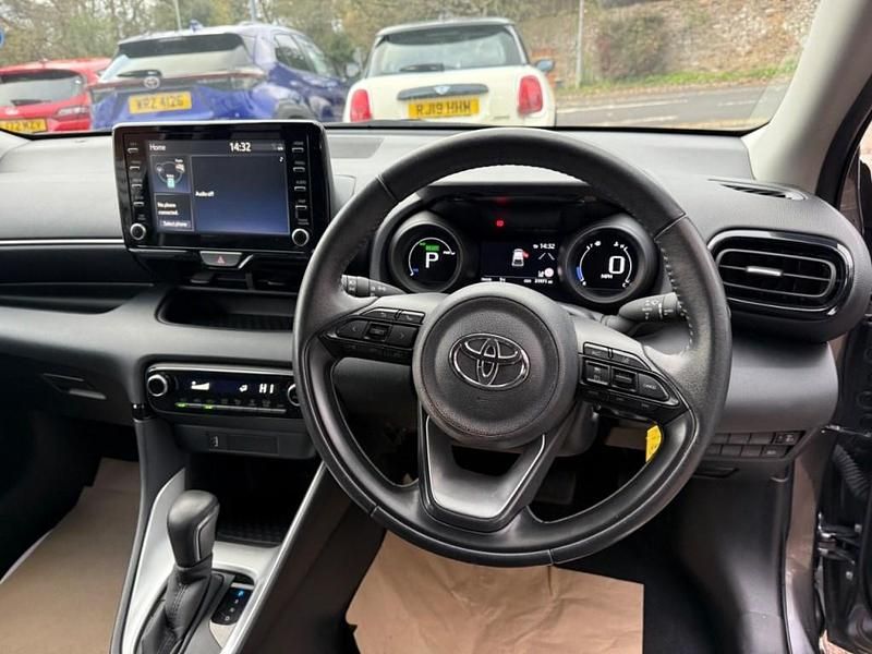 Used Toyota Yaris Hybrid Design 2023 Grey Hatchback