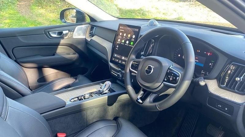 Used Volvo XC60 Ultra 449 HP (330 kW) 2025 Green SUV