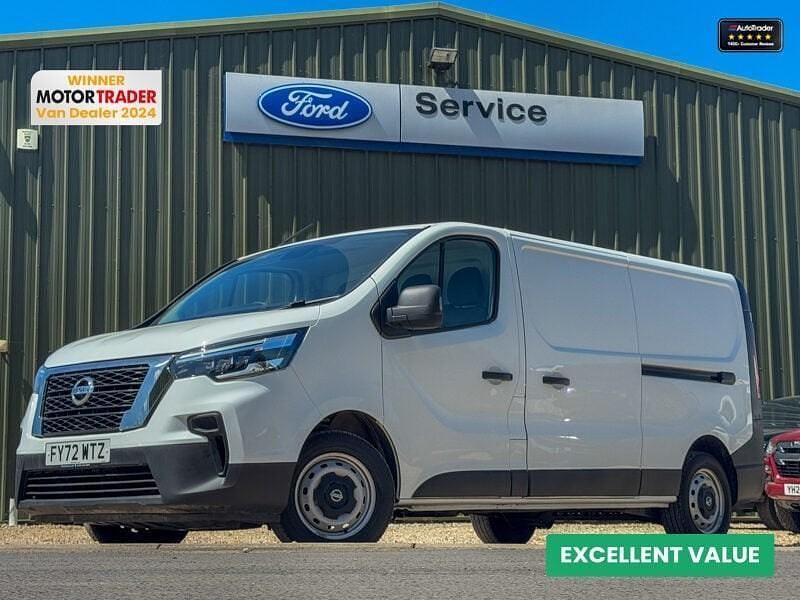 White Used 2022 Nissan Primastar Visia MPV | £13,749 (Good price) - Image 1/4