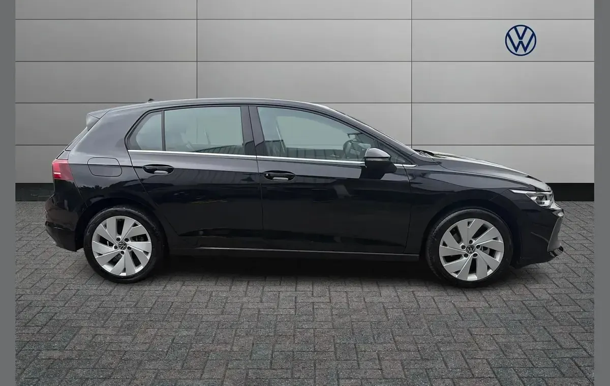 Used VW Golf VIII Style 147 HP (108 kW) 2025 Black Hatchback